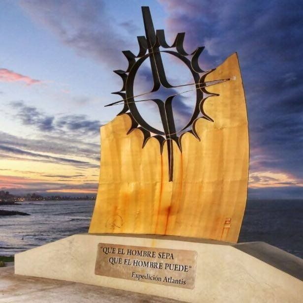 El domingo 2 de noviembre de 2014 –año en el que se cumplieron tres décadas de la proeza– y, a la altura del Cabo Corrientes de Mar del Plata, se inauguró un monumento alegórico a la expedición. En su base, se lee: “Que el hombre sepa que el hombre puede”, la frase que Alfredo Barragán dijo apenas llegaron a La Guaira.