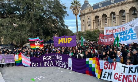 Más hambre, más muertas: Ni Una menos se manifestó en Santa Fe contra la violencia machista y el hambre Más hambre, más muertas: Ni Una menos se manifestó en Santa Fe contra la violencia machista y el hambre