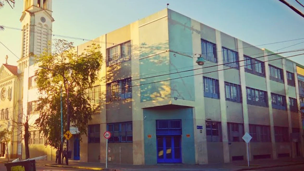 Las autoridades aclararon que el presunto hecho ocurrió fuera del ámbito escolar y que no hay alumnos o docentes de la comunidad involucrados.