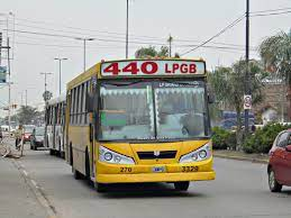 Un hombre secuestró un colectivo con pasajeros y manejó hasta su casa para poder ver a la Selección