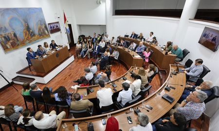 El Foro de Concejales del Área Metropolitana tuvo su último encuentro de este 2025 con un tema clave: pensar las nuevas cartas orgánicas de las ciudades a la luz de la autonomía municipal que consagró la reciente reforma constitucional. El Foro de Concejales del Área Metropolitana tuvo su último encuentro de este 2025 con un tema clave: pensar las nuevas cartas orgánicas de las ciudades a la luz de la autonomía municipal que consagró la reciente reforma constitucional.