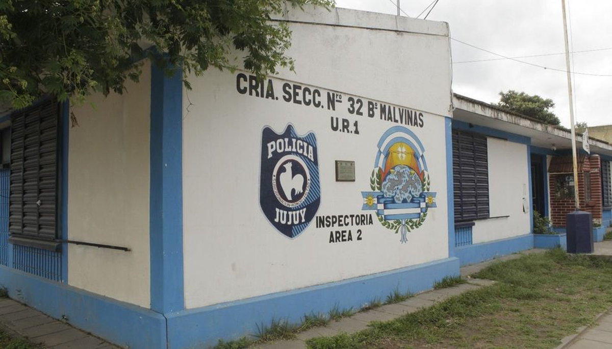 SECCIONAL 32º | DETUVIERON A UN HOMBRE QUE CAUSÓ DISTURBIOS EN UNA IGLESIA.