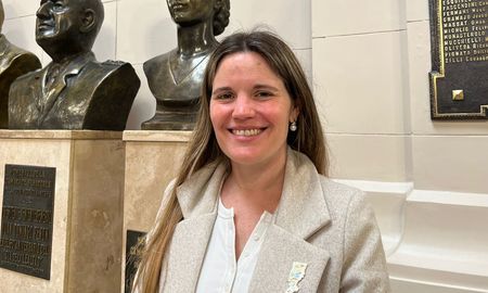 Caren Tepp encabezará la lista de Fuerza Patria en Santa Fe de cara a las elecciones legislativas. Caren Tepp encabezará la lista de Fuerza Patria en Santa Fe de cara a las elecciones legislativas.