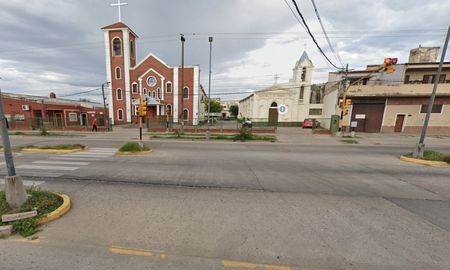 Santa Fe: Se llevaron una moto que estaba estacionada estacionado en la puerta de la parroquia Santa Fe: Se llevaron una moto que estaba estacionada estacionado en la puerta de la parroquia