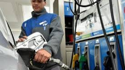 altText(YPF aumenta 2,5% el valor de sus combustibles en todo el país)}