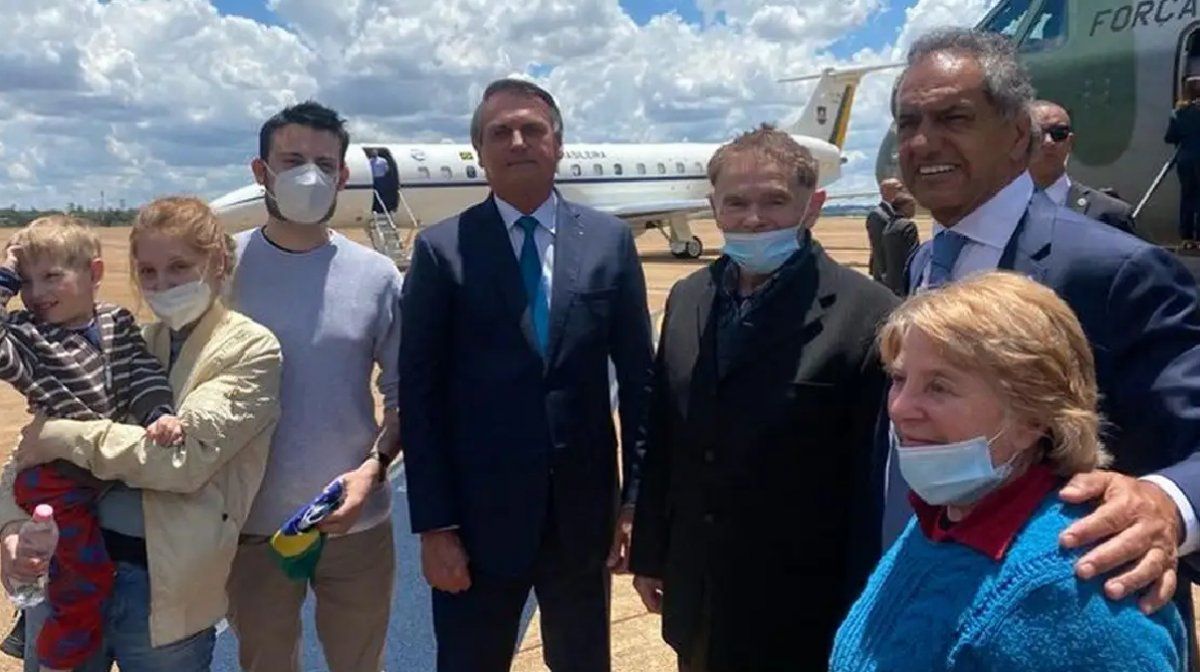 Scioli recibió en Brasil a 5 argentinos que escaparon de la guerra en Ucrania.