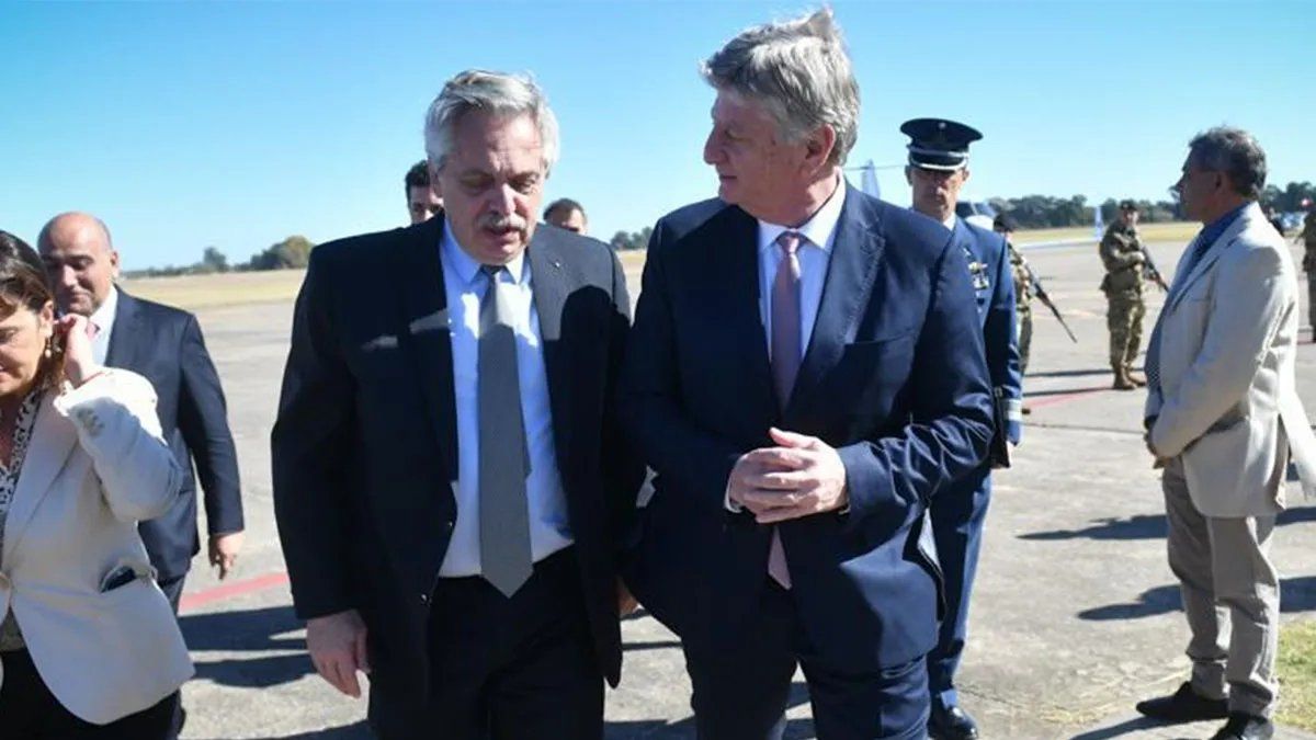 El presidente ratificó que el país está en el camino correcto y afirmó que la economía crece y el empleo crece.