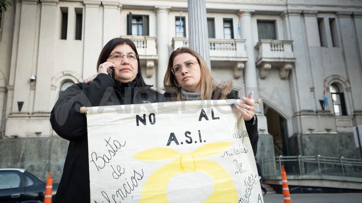 La mamá y la hermana de M en Tribunales este lunes a la mañana