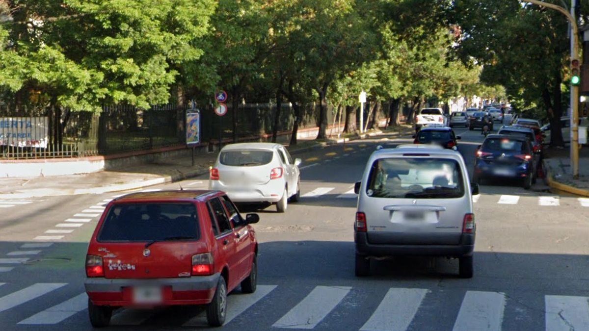 La esquina en donde ocurrió el siniestro que dejó a las dos personas lesionadas.&nbsp;