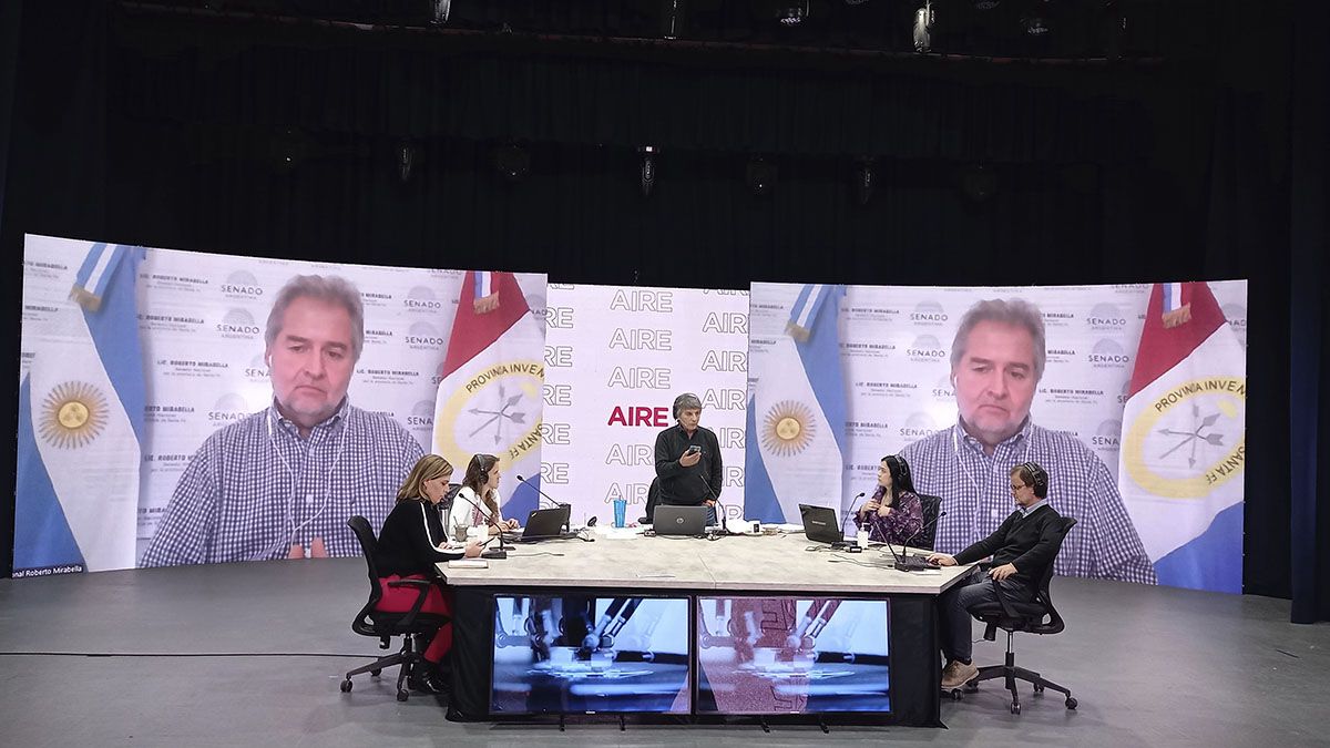 En diálogo con el periodista Luis Mino en Aire de Santa Fe