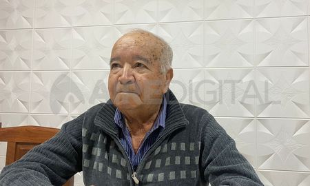 Manolo, histórico canillita de la ciudad de Santa Fe, que se retiró tras 70 años ejerciendo la profesión. Manolo, histórico canillita de la ciudad de Santa Fe, que se retiró tras 70 años ejerciendo la profesión.