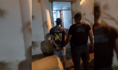 Un joven de 22 años fue detenido en el norte de la ciudad de Santa Fe por robar materiales de construcción a su propia tía y venderlos en el barrio. Un joven de 22 años fue detenido en el norte de la ciudad de Santa Fe por robar materiales de construcción a su propia tía y venderlos en el barrio.