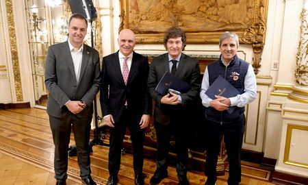 Aire de Santa Fe | milei espert adorni caputo