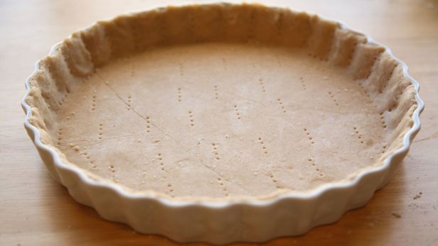 La masa de tarta integral que se hace con solo 5 ingredientes y queda perfecta para cualquier relleno.