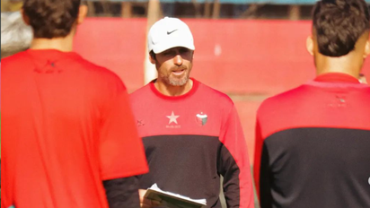Se conoció el TÉCNICO elegido en Colón para reemplazar a Iván Delfino mientras se busca al nuevo entrenador