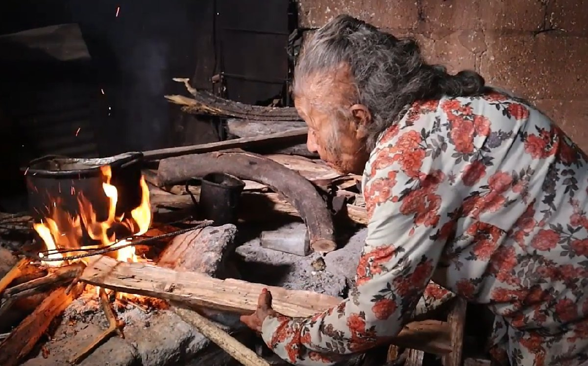 Isabel dijo que les dio educación hasta sexto grado.