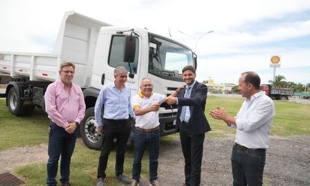 Maximiliano Pullaro en San Justo: La provincia invencible se está transformando en la provincia imparable. Maximiliano Pullaro en San Justo: La provincia invencible se está transformando en la provincia imparable.
