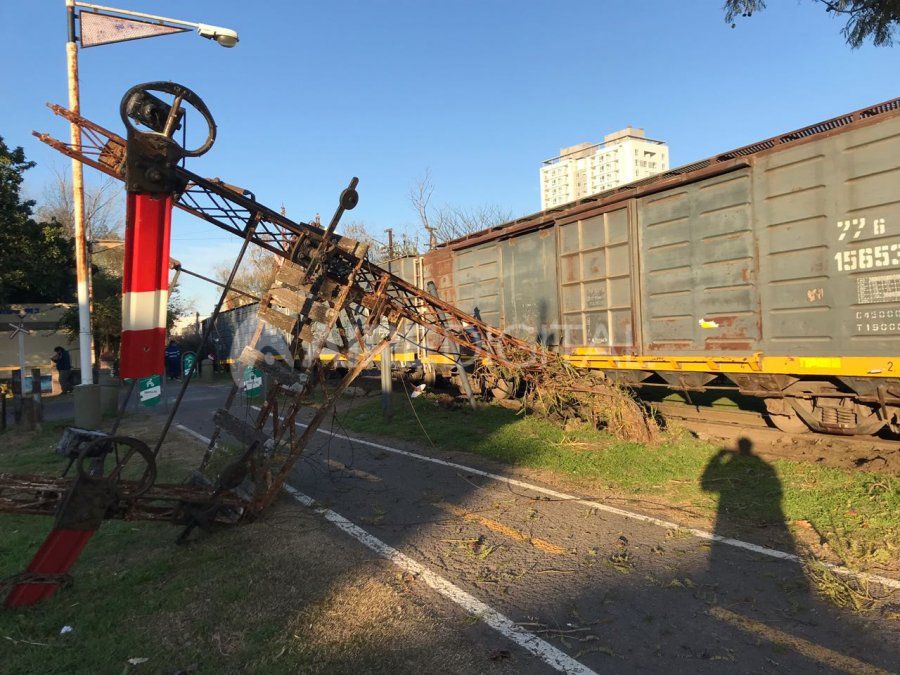 Tren con sello 4 1.jpg