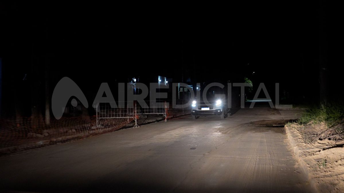 Los problemas en el alumbrado público son notorios en muchos barrios de Santa Fe.