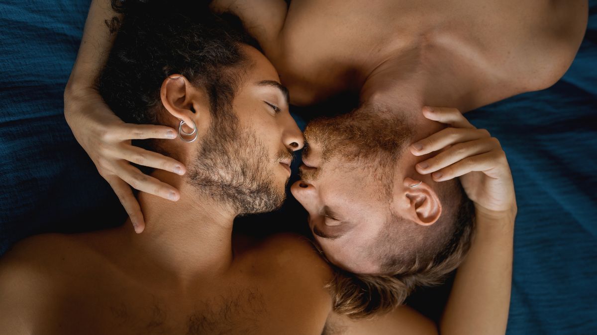 Uno de los puntos centrales es que la idea de “relación sexual” se amplió. Mientras en décadas anteriores se limitaba casi exclusivamente al coito, hoy se habla de prácticas diversas y de una sexualidad más integral. Uno de los puntos centrales es que la idea de “relación sexual” se amplió. Mientras en décadas anteriores se limitaba casi exclusivamente al coito, hoy se habla de prácticas diversas y de una sexualidad más integral.