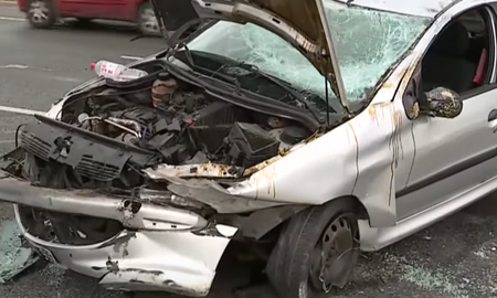 Fuerte vuelvo de un auto en la General Paz: una mujer resultó herida Fuerte vuelvo de un auto en la General Paz: una mujer resultó herida