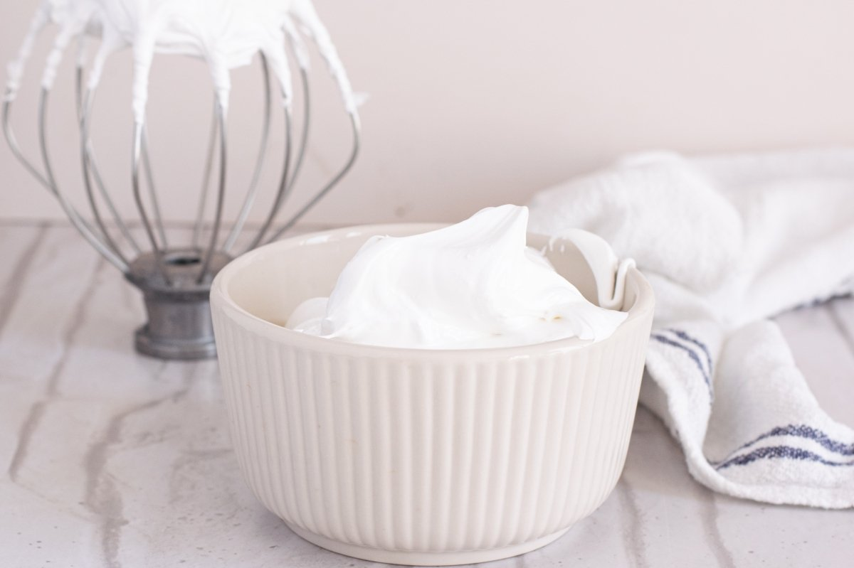 El merengue suizo es una excelente opción para hacer y decorar todo tipo de postres. El merengue suizo es una excelente opción para hacer y decorar todo tipo de postres. 