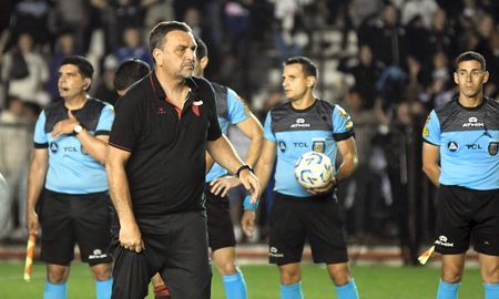 Diego Osella analizó el amargo empate de Colón en Floresta que lo dejó afuera del reducido. Diego Osella analizó el amargo empate de Colón en Floresta que lo dejó afuera del reducido.