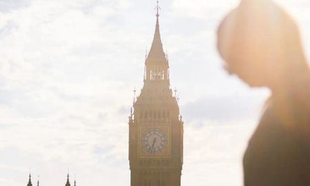 Las viviendas y los servicios públicos no tienen aire acondicionado debido a que nunca hace tanto calor en Inglaterra. Las viviendas y los servicios públicos no tienen aire acondicionado debido a que nunca hace tanto calor en Inglaterra.