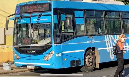 El espeluznante suceso ocurrió este sábado en la zona de oeste de la ciudad de Rosario. El espeluznante suceso ocurrió este sábado en la zona de oeste de la ciudad de Rosario.
