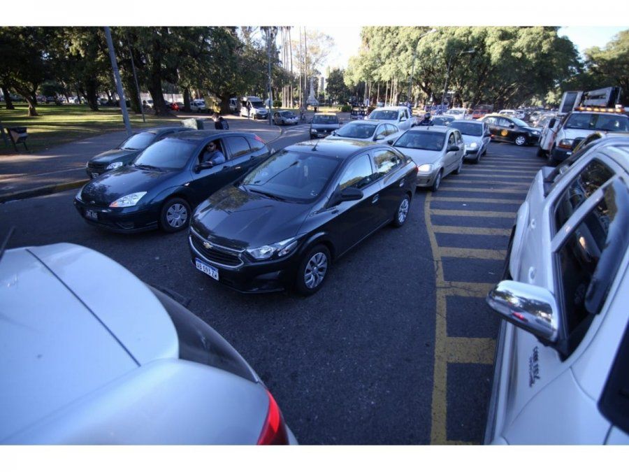 Algunos senadores buscan llegar calma a los ciudadanos ante los excesivos aumentos.