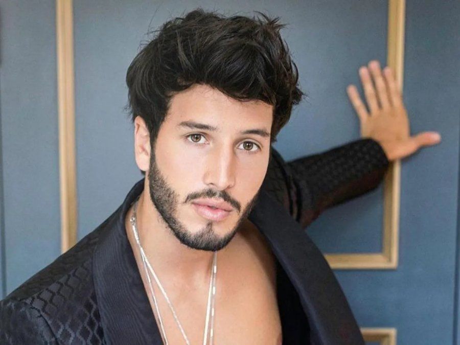 Sebastián Yatra se animó a un desnudo total al borde de la censura&nbsp;