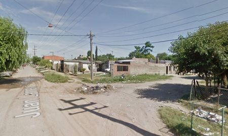 Güemes y Larrea. Aquí detuvieron a un hombre armado. Güemes y Larrea. Aquí detuvieron a un hombre armado.