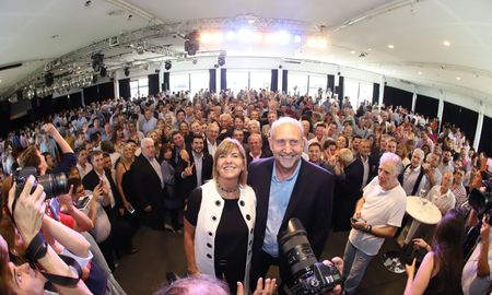 y un dia, la grieta del peronismo de santa fe quedo al desnudo
