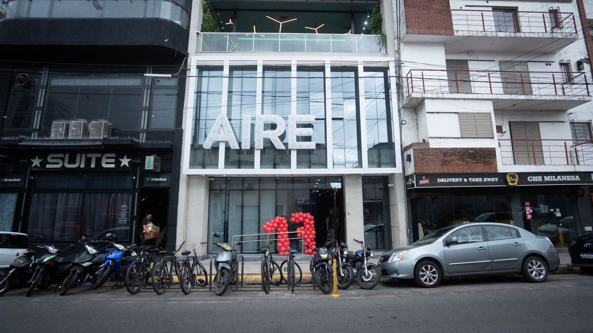El presente: El edificio actual del multimedios, corazón operativo de una marca que crece cada año. El presente: El edificio actual del multimedios, corazón operativo de una marca que crece cada año.
