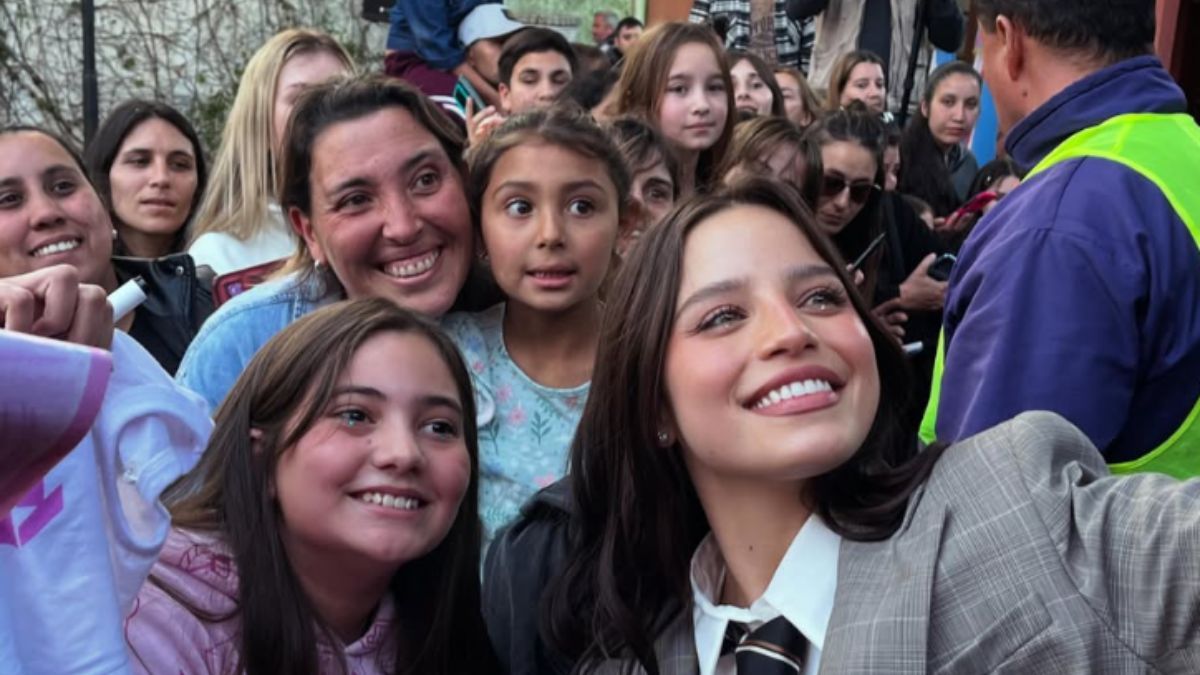 El emotivo regreso de Emilia Mernes a Nogoyá.