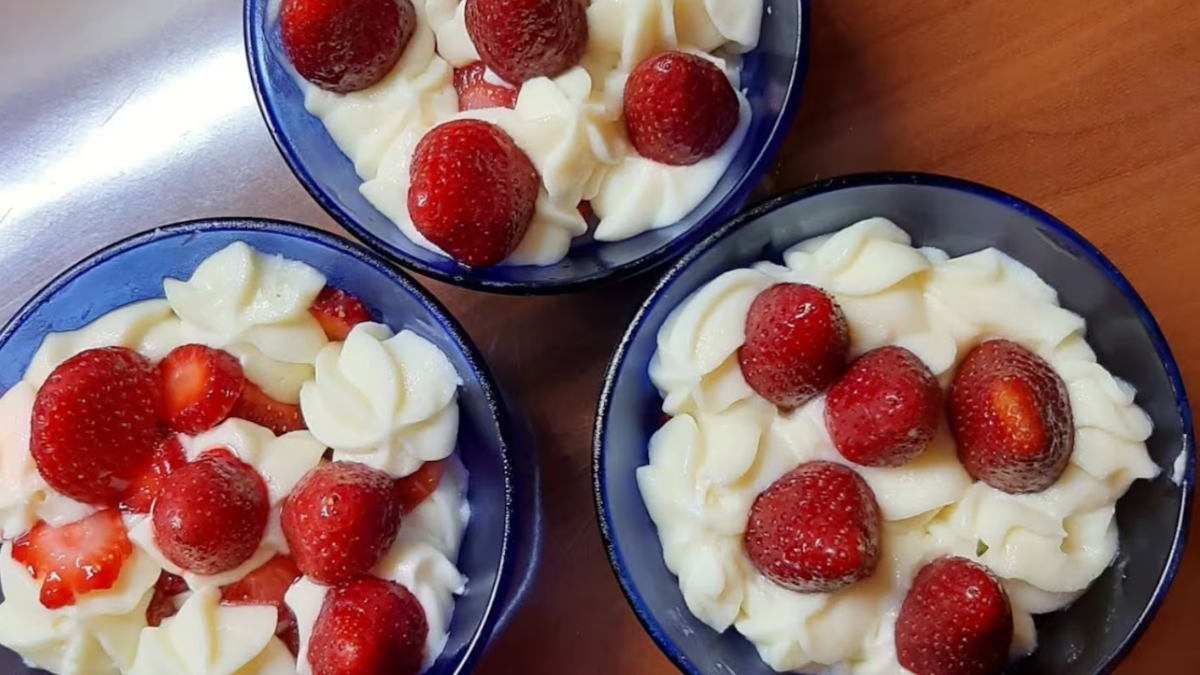 Crema chatilly de limón para usar en tus postres.