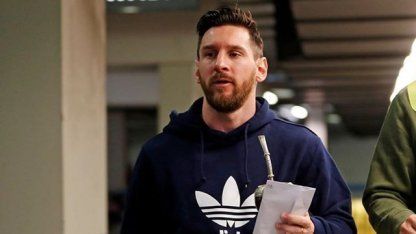 Lionel Messi metió su gol número 400 y se tomó un avión hacia Italia para visitar el nutricionista