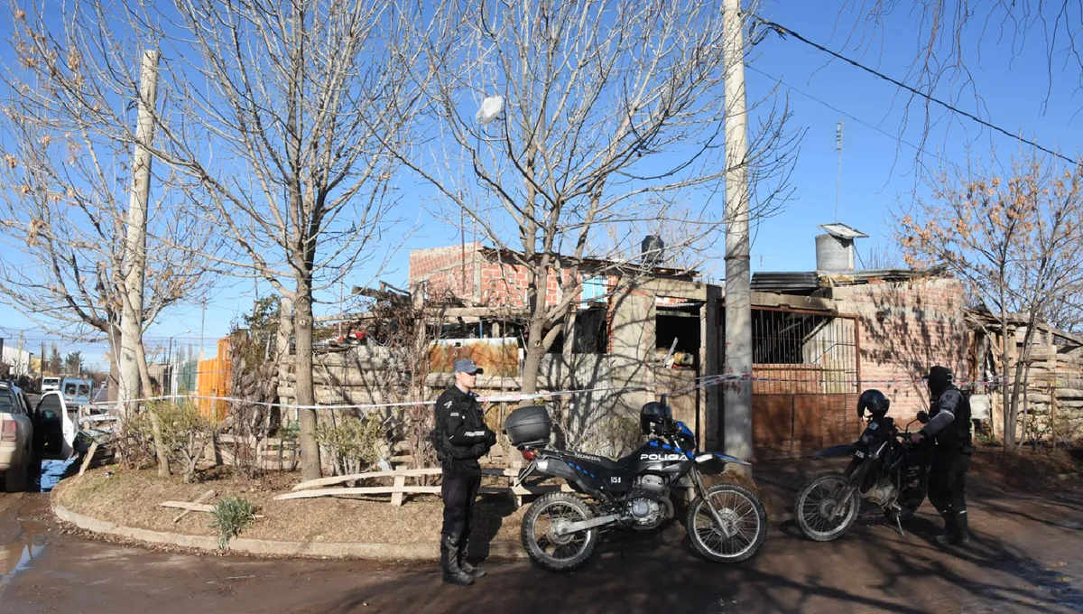 El hombre intentó quemar la casa en donde se encontraba su mujer e hijos