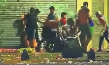 Hinchas se robaron un cajero en medio de los festejos por la Selección y se vio en vivo por TV Hinchas se robaron un cajero en medio de los festejos por la Selección y se vio en vivo por TV