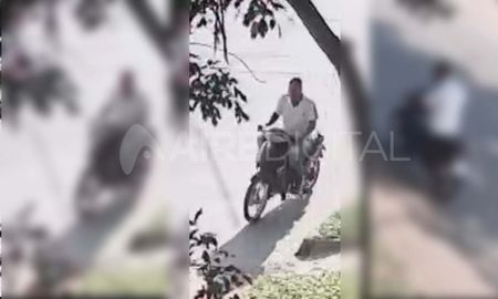 video: un ladron le robo en segundos a una mujer en el barrio maria selva video: un ladron le robo en segundos a una mujer en el barrio maria selva