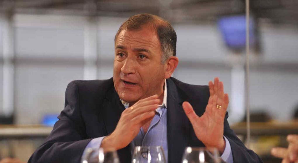 Luis Juez también cruzó a los legisladores del PRO que abandonaron el recinto.