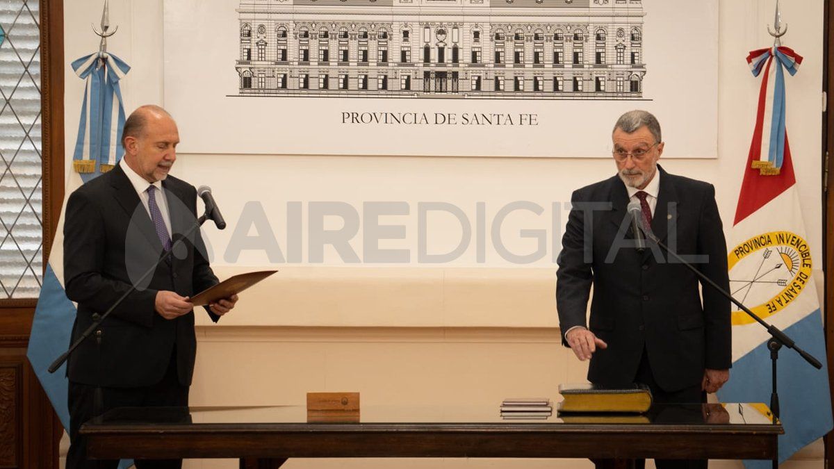 Rimoldi asumió este miércoles como ministro de Seguridad de Santa Fe en un acto que encabezó el gobernador Omar Perotti en el Salón Blanco de Casa de Gobierno.&nbsp;