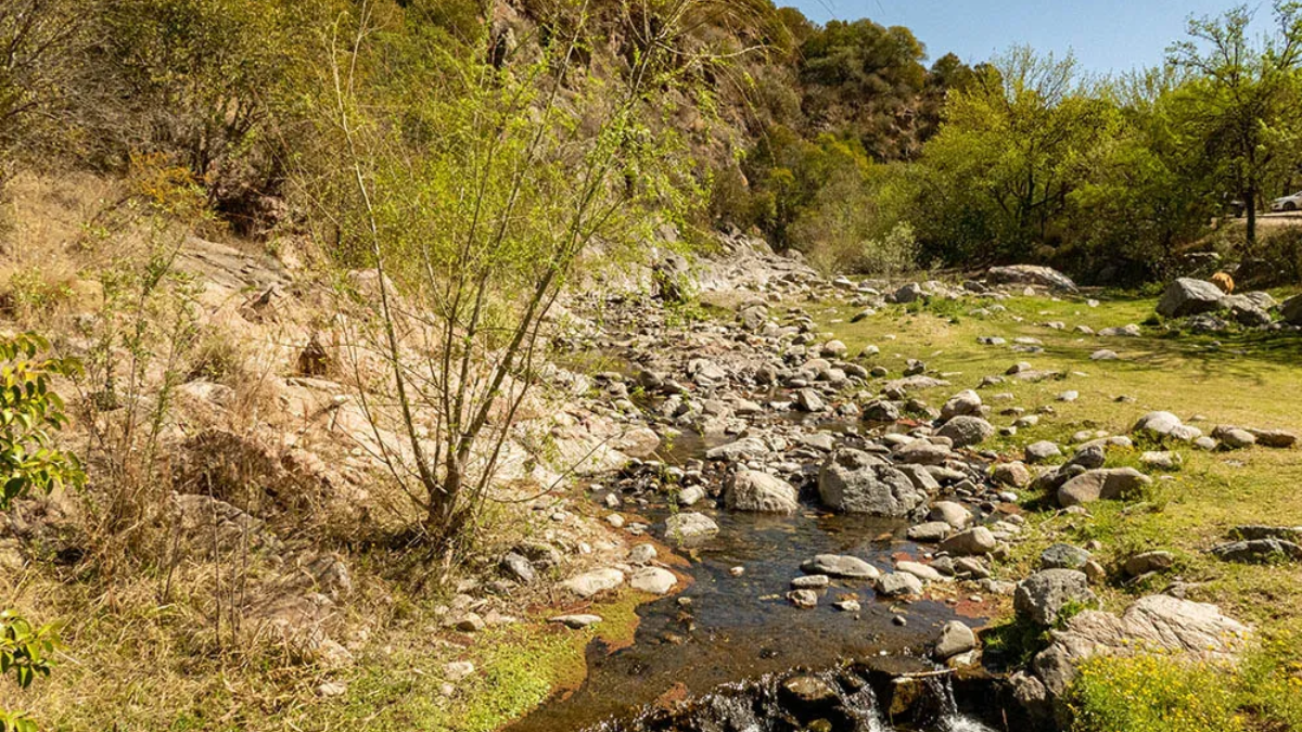 Escapada a Villa Cerro Azul, un maravilloso pueblo escondido entre las sierras de Córdoba. Escapada a Villa Cerro Azul, un maravilloso pueblo escondido entre las sierras de Córdoba.