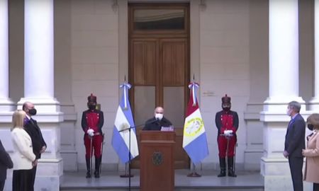 En el marco de los actos oficiales por el 25 de Mayo, Monseñor Sergio Fenoy llamó a los santafesinos a reconstruir el país a través del diálogo y la paz. En el marco de los actos oficiales por el 25 de Mayo, Monseñor Sergio Fenoy llamó a los santafesinos a reconstruir el país a través del diálogo y la paz.