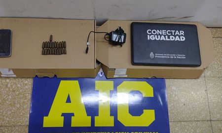 Cajas, computadoras y municiones, los elementos secuestrados por AIC. Cajas, computadoras y municiones, los elementos secuestrados por AIC.