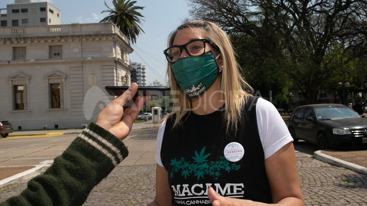 Laura Acosta, integrante de MACAME dijo que “estamos a la espera que podamos ser escuchadas y estamos esperando que el proyecto salga y nos posibilite seguir haciendo esta actividad, que hace mucho hacemos, pero fuera de la clandestinidad”.