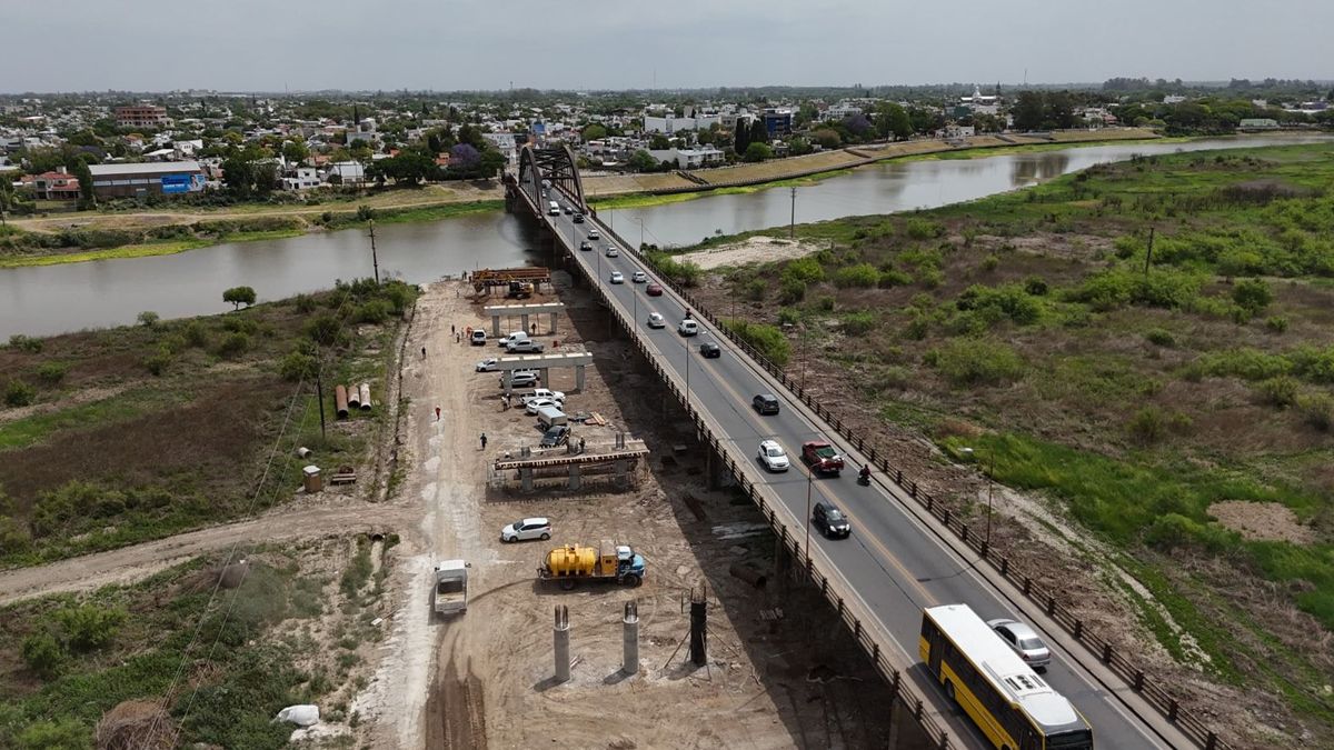 El nuevo puente Santa Fe–Santo Tomé ingresa en fase crítica con la extensión del terraplén hacia la costa santotomesina.