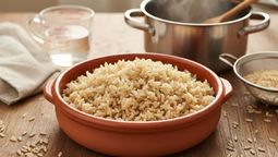 altText(El truco para que el arroz integral quede suelto y no se pase)}