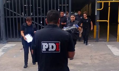 Un grave episodio de violencia armada tuvo lugar este domingo por la tarde en la intersección de las calles Ocampo y Chacabuco, en la ciudad de Rosario. Un grave episodio de violencia armada tuvo lugar este domingo por la tarde en la intersección de las calles Ocampo y Chacabuco, en la ciudad de Rosario.