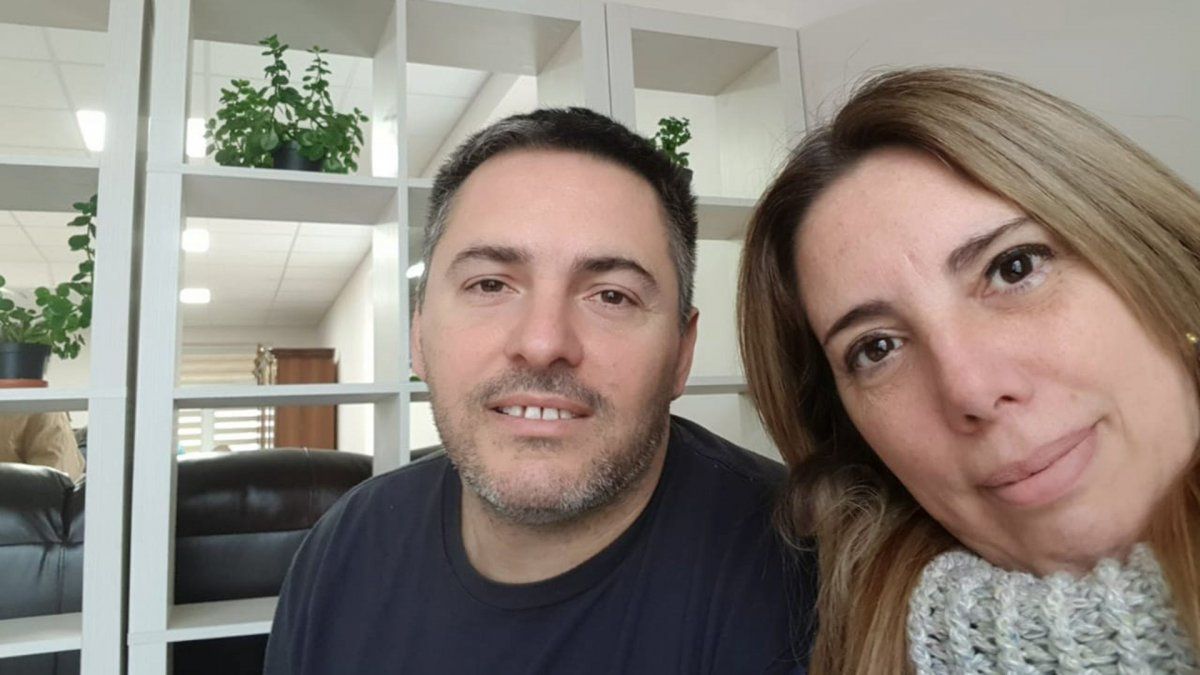 Natalia Llenort (44) y Diego Maltese (42) son de San Justo